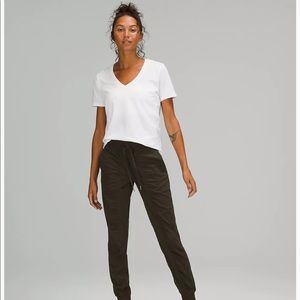 Lululemon Womens Love Vneck. Never been worn! Tags still on.